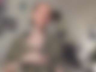 Live cam show with AnnisFrankson - Trimmed Teen (18+) on Camsoda