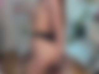 Live cam show with AnnisFrankson - Trimmed Teen (18+) on luckytryst.com