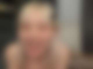 Live cam show with Esme Christley - Blue Eyes on livesuperchat.net