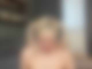 Live cam show with Esme Christley - Body Massage on fuklive.com