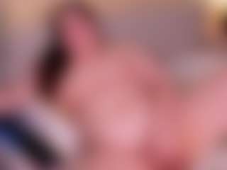 Live cam show with Lisa-Payne - Oil on Fapmatic.com