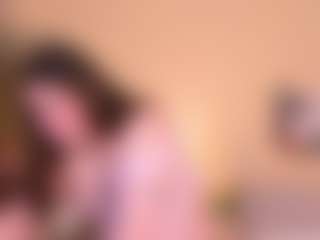 Live cam show with Lisa-Payne - Facial on Camsoda