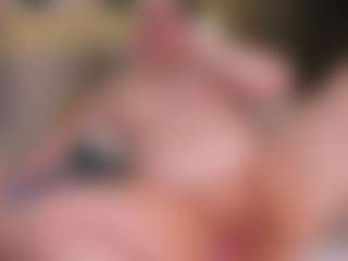 Live cam show with Lisa-Payne - Camel Toe on SinfulBabes