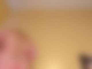 Live cam show with Lisa-Payne - Tongue on Camiplay Live