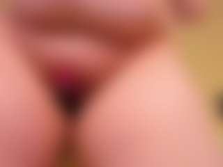Live cam show with Lisa-Payne - Legs on Gym Cam Girls
