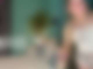 Live cam show with Lisa-Payne - Tongue on AdultVida.com