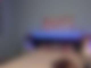 Live cam show with Lisa-Payne - Smoke on chickslive.net