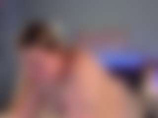 Live cam show with Lisa-Payne - Legs on CamClone