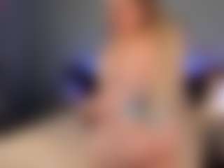 Live cam show with Lisa-Payne - Moaning on StripNow