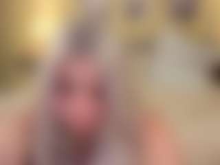 Live cam show with Lisa-Payne - Tongue on Camsoda Late Night