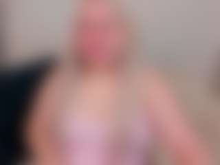Live cam show with Lisa-Payne - Smoke on Fit Hotties