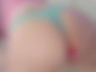 Live cam show with Lisa-Payne - Upskirt on Fit Hotties