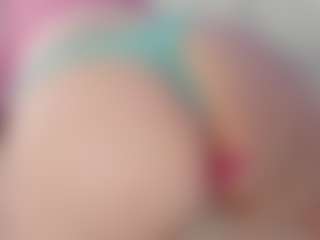 Live cam show with Lisa-Payne - Upskirt on MyBangCams