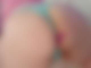 Live cam show with Lisa-Payne - Upskirt on TastyBlacksLive