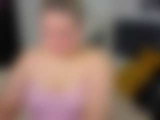 Live cam show with Lisa-Payne - Spanks Big Tits on Camsoda