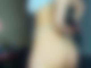 Live cam show with LynnaDollins - Average on Milfs Live