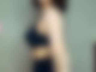 Live cam show with LynnaDollins - Average on Streamer API