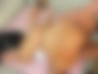 Live-Cam-Show mit medoly - Toys auf Camsoda