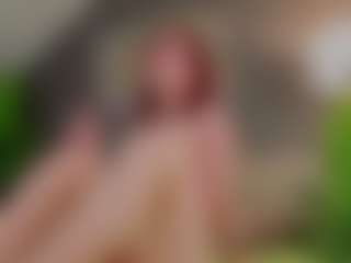 Live cam show with Molly - Brown Hair Petite on SpankPalCams