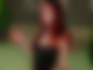 Live cam show with Molly - Brown Hair Petite on StripNow