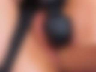 Live cam show with Molly - Smoking on milfzrlive.com