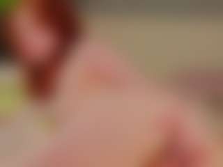 Live cam show with Molly - Brown Hair Petite on Soda Cam