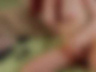 Live cam show with Molly - Fingers on eurowanks.com
