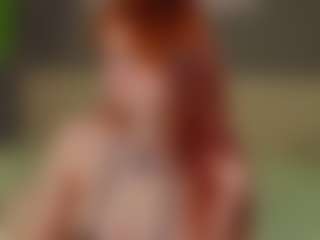 Live cam show with Molly - Shaved Pussy on TottyGirls