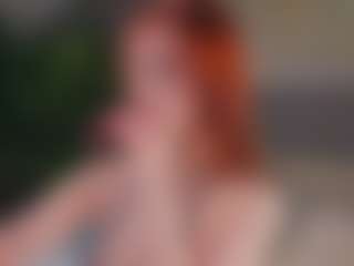 Live cam show with Molly - Fingers on CamClone