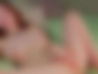 Live cam show with Molly - American Petite on intimatelivegirls.com