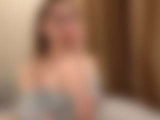 Live cam show with Your little bee - Polly - Cute on Hubzter Live