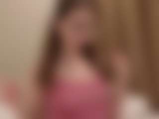 Live cam show with Your little bee - Polly - Athletic Public on Camsoda