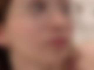 Live cam show with Your little bee - Polly - Brown Hair on Gym Cam Girls