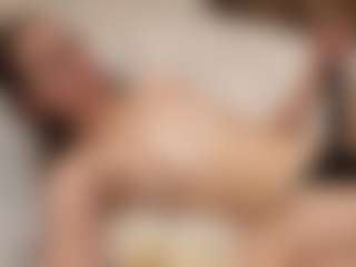 Your little bee - Polly's Live Sex Cam Show