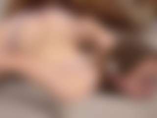 Live cam show with Your little bee - Polly - Petite Young Adult on CamClone