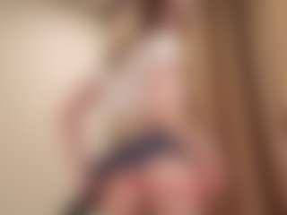 Your little bee - Polly's Live Sex Cam Show