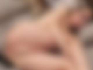Live cam show with Your little bee - Polly - Brown Hair Teen (18+) on Camsoda