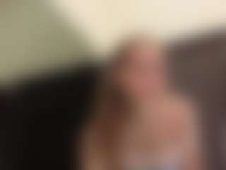 Your little bee - Polly's Live Sex Cam Show