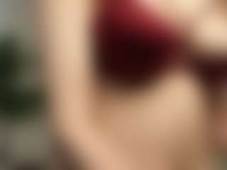 Live cam show with RowenaGossett - Normal on Camsoda