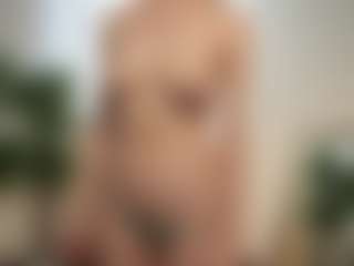 RowenaGossett's Live Sex Cam Show