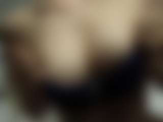 Live cam show with RowenaGossett - Ass Clapping on Camsoda
