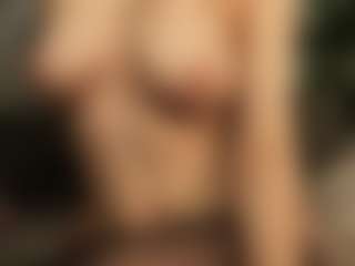 RowenaGossett's Live Sex Cam Show