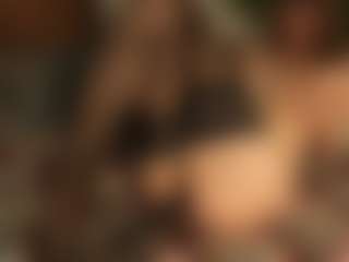 RowenaGossett's Live Sex Cam Show