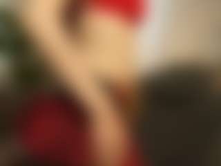 Live cam show with RowenaGossett - Oil on Camsoda
