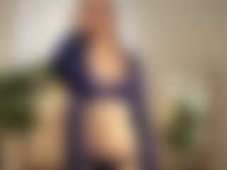 Live cam show with RowenaGossett - Deepthroat on CSO-WL