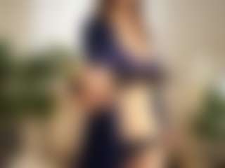 Live cam show with RowenaGossett - Oil on Camsoda