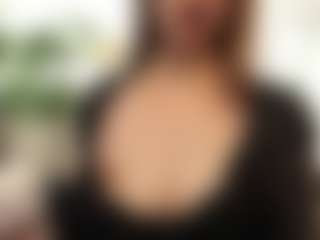 Live cam show with RowenaGossett - Teen (18+) on Dolls Live