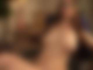 RowenaGossett's Live Sex Cam Show
