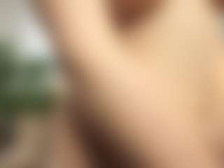 Live cam show with RowenaGossett - Cute on Gym Cam Girls