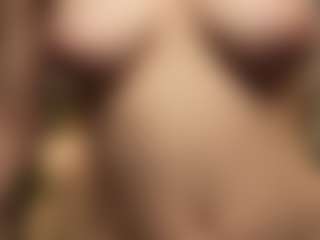 RowenaGossett's Live Sex Cam Show
